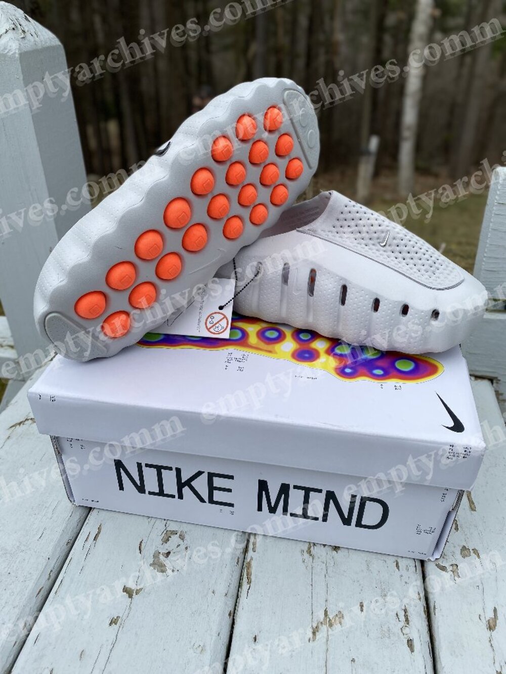 NIKE - Nike Mind Mule/Slides (White/Orange) HQ4307-101